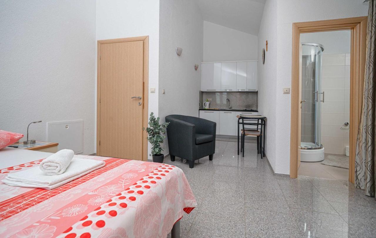 Apartments Miskovic โวดีเซ ภายนอก รูปภาพ