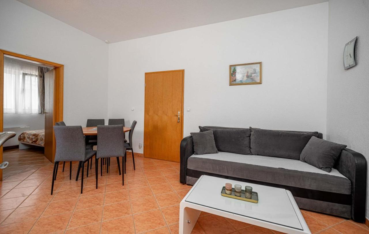 Apartments Miskovic โวดีเซ ภายนอก รูปภาพ